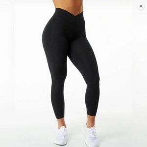 Alphalete surface power black v leggings